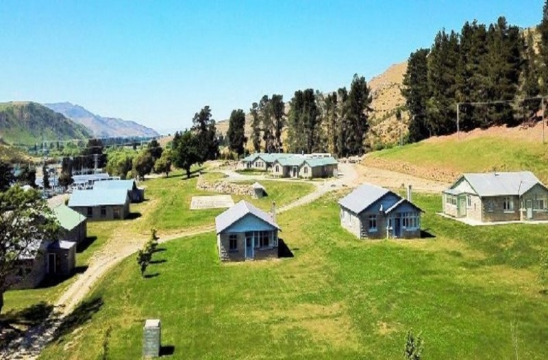 Ψάχνετε για μεγαλύτερο σπίτι; Στη Νέα Ζηλανδία πωλείται ολόκληρο χωριό αντί 2,8 εκατ. δολαρίων! (ΦΩΤΟ)
