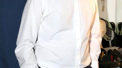 Σάλος με τη δήλωση του Έλληνα ηθοποιού: «Το πρώτο μου φιλί το έδωσα στα 12 και ήταν με γύφτισσα» Σάλος με τη δήλωση του Έλληνα ηθοποιού: «Το πρώτο μου φιλί το έδωσα στα 12 και ήταν με γύφτισσα»