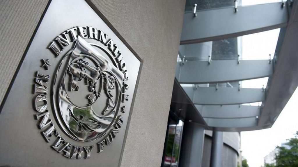 Επιμένει το ΔΝΤ: «Κόψτε συντάξεις και αφορολόγητο»