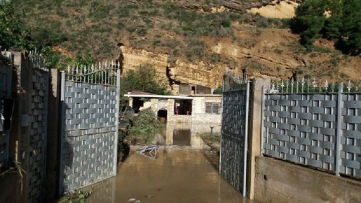 Φονικές πλημμύρες στη Σικελία - Ξεκληρίστηκε 9μελής οικογένεια (ΒΙΝΤΕΟ)