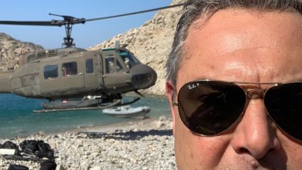 Η selfie του Καμμένου έβγαλε… μαχαίρια Η selfie του Καμμένου έβγαλε… μαχαίρια