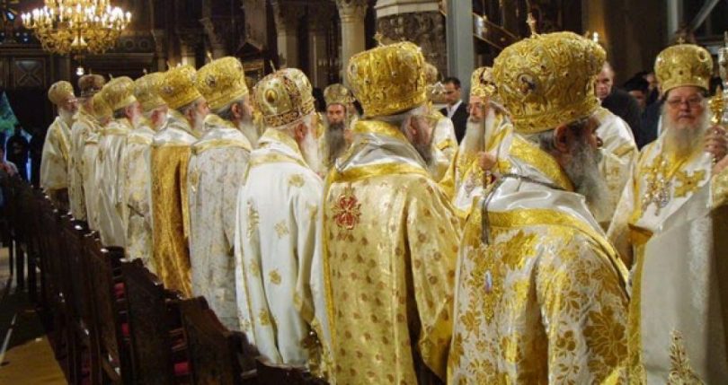 Η... ιερή μισθοδοσία: Οι απολαβές του Αρχιεπισκόπου, των ιερέων και τα «τυχερά»!