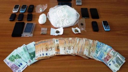 Έφερναν ναρκωτικά από την Ολλανδία και τα μοίραζαν με…ταξί Έφερναν ναρκωτικά από την Ολλανδία και τα μοίραζαν με…ταξί