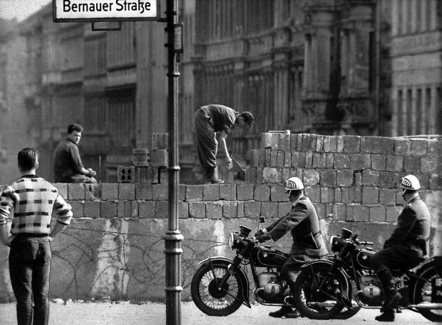 Σαν σήμερα: Το τείχος του Βερολίνου