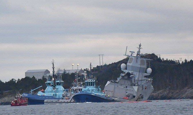 Επτά τραυματίες από τη σύγκρουση ελληνικού τάνκερ και νορβηγικής φρεγάτας στη Βόρεια Θάλασσα (ΒΙΝΤΕΟ)