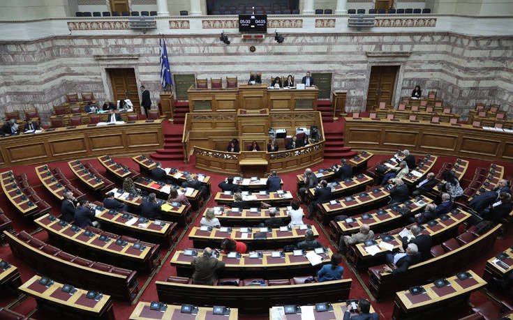 «Πόλεμος» στη Βουλή για τον Κωνσταντίνο Κατσίφα