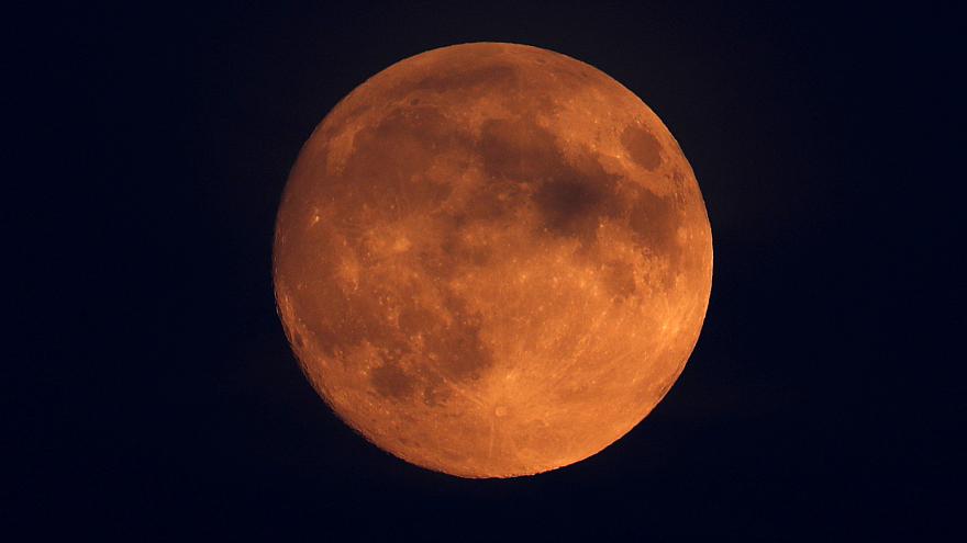 Μια 39χρονη από τη Ρόδο αγόρασε οικόπεδο στο φεγγάρι! Θα το δώσει προίκα στην κόρη της