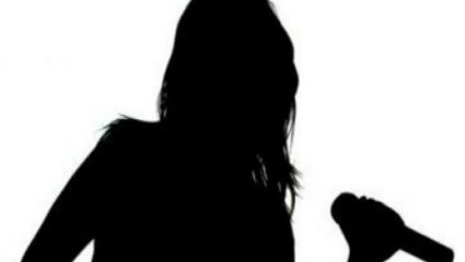 Γνωστή τραγουδίστρια αποσύρεται για να αφοσιωθεί στην οικογένειά της Γνωστή τραγουδίστρια αποσύρεται για να αφοσιωθεί στην οικογένειά της