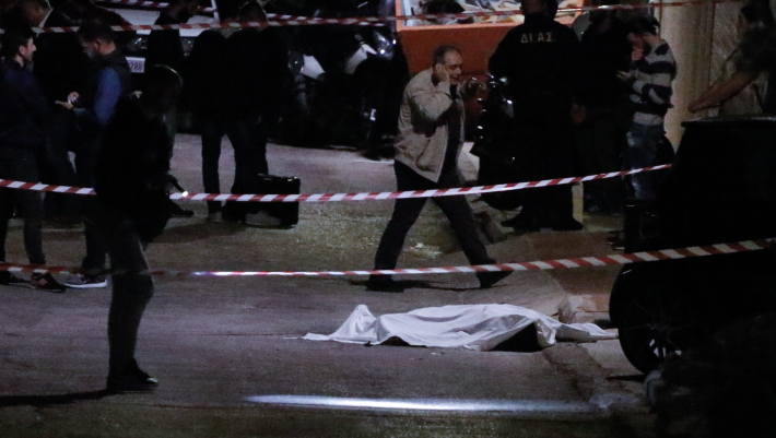Ντοκουμέντο: Καρέ καρέ οι κινήσεις του δολοφόνου του Γιάννη Μακρή (ΦΩΤΟ)