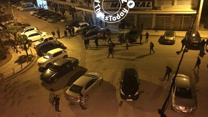 Συμπλοκές μεταξύ αλλοδαπών στο κέντρο της Θεσσαλονίκης (BINTEO)