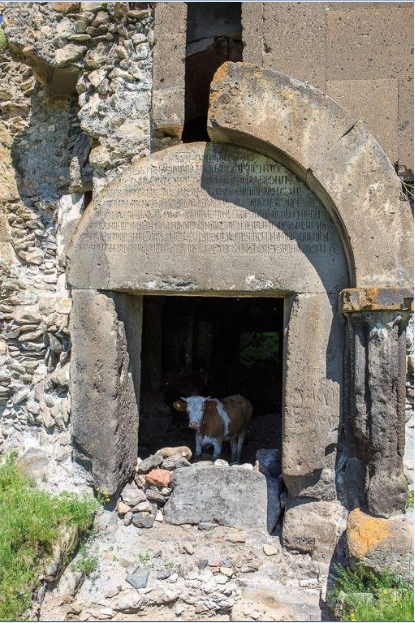 Τουρκία: Ελληνικές εκκλησίες έχουν μετατραπεί σε στάβλους και τουαλέτες  (ΦΩΤΟ)