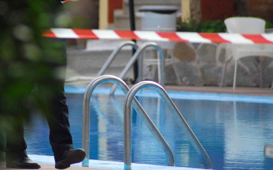 Θρίλερ με τον νεκρό μπάτλερ στην πισίνα βίλας στη Θεσσαλονίκη - «Δεν τον σκότωσα εγώ» λέει ο γιος του γνωστού επιχειρηματία
