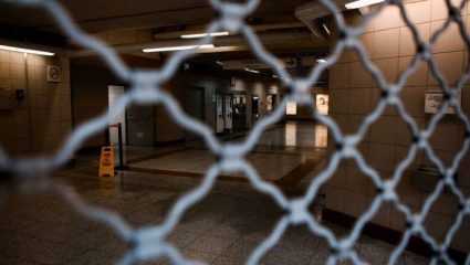 Προσοχή: αυτοί οι σταθμοί του μετρό θα είναι κλειστοί λόγω Πολυτεχνείου Προσοχή: αυτοί οι σταθμοί του μετρό θα είναι κλειστοί λόγω Πολυτεχνείου