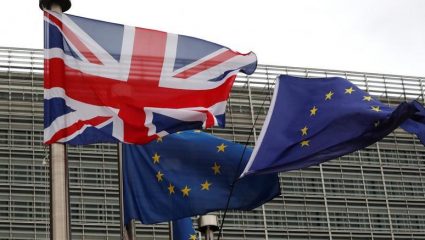Η Βρετανία υιοθετεί επίσημα το «Βόρεια Μακεδονία» Η Βρετανία υιοθετεί επίσημα το «Βόρεια Μακεδονία»