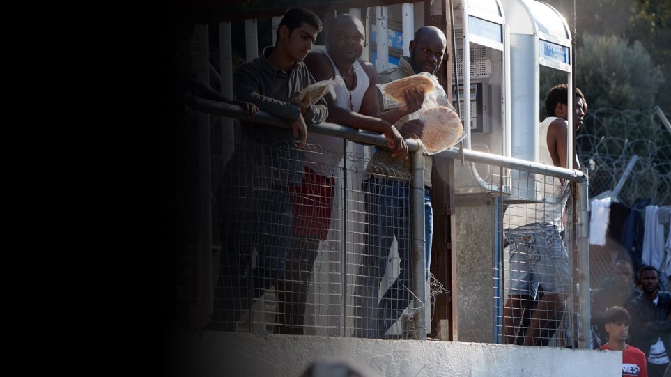 Τραγικές συνθήκες στη Σάμο: Σε hotspot 700 θέσεων ζουν 5.000 μετανάστες