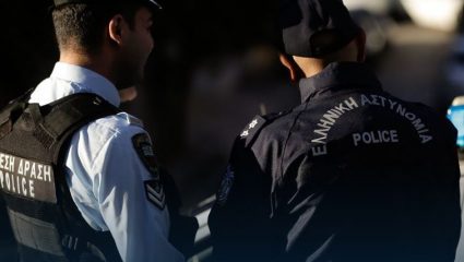Νεκρή γυναίκα στην Κυψέλη σε προχωρημένη σήψη – Εικάζεται ότι την κατασπάραξε ο σκύλος της Νεκρή γυναίκα στην Κυψέλη σε προχωρημένη σήψη – Εικάζεται ότι την κατασπάραξε ο σκύλος της
