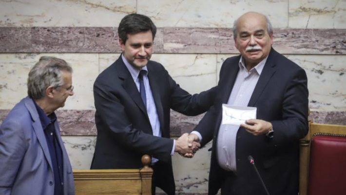 Αυτός είναι ο προϋπολογισμός που κατατέθηκε στη Βουλή Αυτός είναι ο προϋπολογισμός που κατατέθηκε στη Βουλή