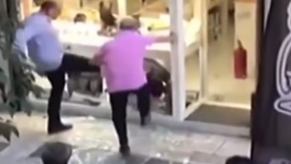 Ο μεσίτης που κλώτσησε τον Ζακ Κωστόπουλο: «Ήταν μια κακή στιγμή για όλους» Ο μεσίτης που κλώτσησε τον Ζακ Κωστόπουλο: «Ήταν μια κακή στιγμή για όλους»