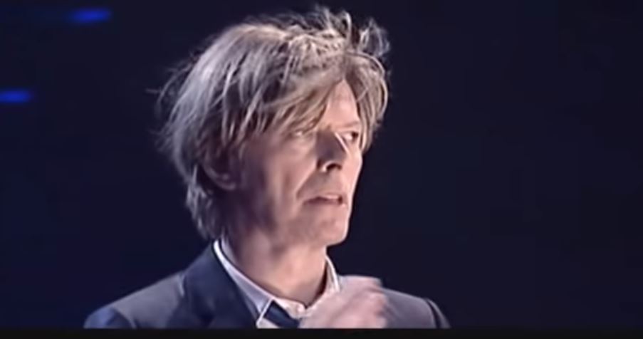 Η έκθεση «David Bowie» γίνεται εφαρμογή για κινητά