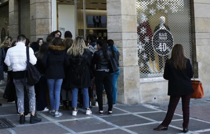 Τρέλα: Αυξήθηκαν κατά 2.600% οι πωλήσεις την Black Friday!