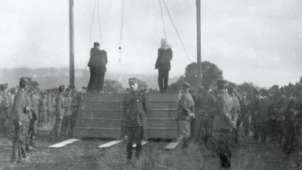 Σαν σήμερα: Αγχόνη για τους καταχραστές του Δημοσίου Σαν σήμερα: Αγχόνη για τους καταχραστές του Δημοσίου