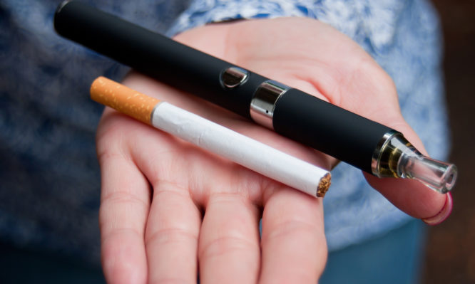 Ομοιότητες και διαφορές ανάμεσα σε κανονικό και ηλεκτρονικό τσιγάρο