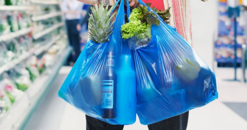 Αυξάνεται το κόστος της πλαστικής σακούλας