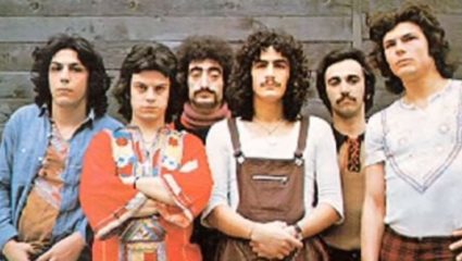 «Γαρύφαλλε Γαρύφαλλε»: Το θρυλικό τραγούδι των Πελόμα Μποκιού που δεν τραγουδάει ο Βλάσσης Μπονάτσος «Γαρύφαλλε Γαρύφαλλε»: Το θρυλικό τραγούδι των Πελόμα Μποκιού που δεν τραγουδάει ο Βλάσσης Μπονάτσος