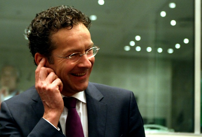 Ντάισελμπλουμ: «Αν είχαμε αφήσει την Ελλάδα να φύγει από το ευρώ, η Ευρωζώνη θα βυθιζόταν στο χάος»