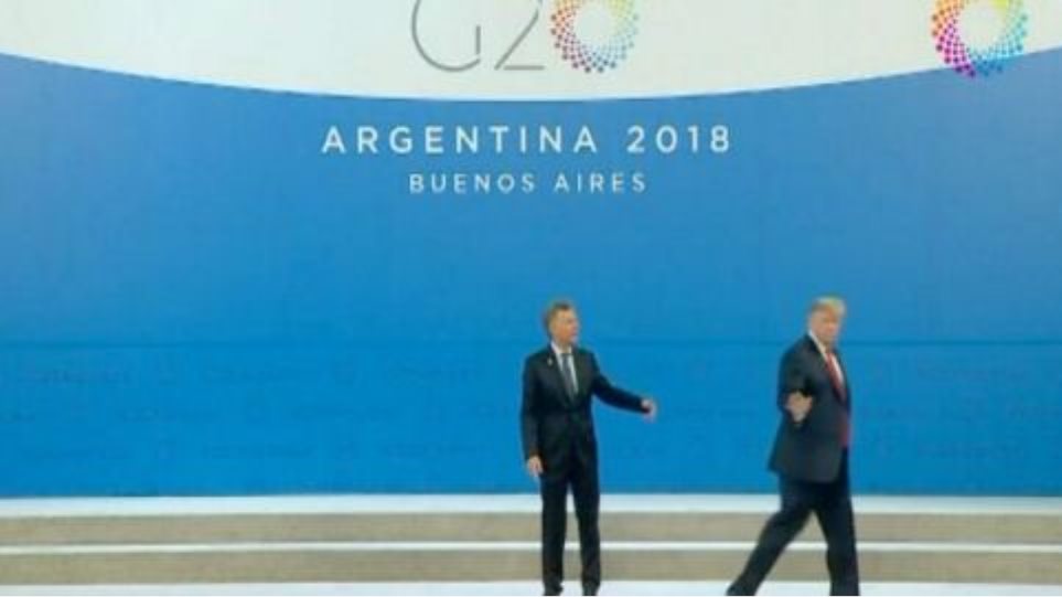 Έκαστος στο είδος του και ο Τραμπ στις γκάφες! Άφησε... σύξυλο τον πρόεδρο της Αργεντινής (ΒΙΝΤΕΟ)