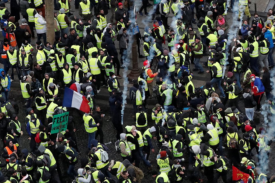 Νέο κάλεσμα από τα «Κίτρινα Γιλέκα» - Σε συναγερμό οι γαλλικές αρχές