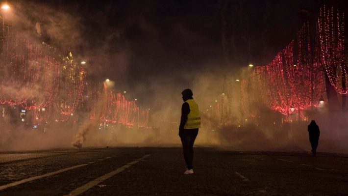 Περισσότεροι από 100 τραυματίες διακομίστηκαν σε νοσοκομεία του Παρισιού