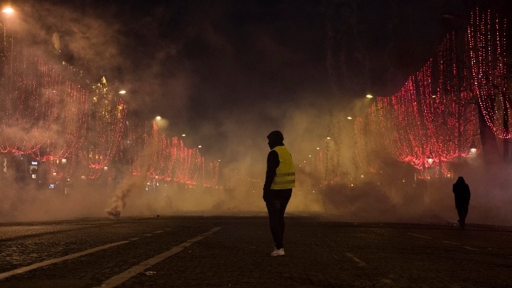 Περισσότεροι από 100 τραυματίες διακομίστηκαν σε νοσοκομεία του Παρισιού