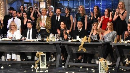 Μαλλιά κουβάρια στο «Στην υγειά μας»: Άγριος καυγάς ανάμεσα σε τραγουδίστριες! (ΒΙΝΤΕΟ) Μαλλιά κουβάρια στο «Στην υγειά μας»: Άγριος καυγάς ανάμεσα σε τραγουδίστριες! (ΒΙΝΤΕΟ)