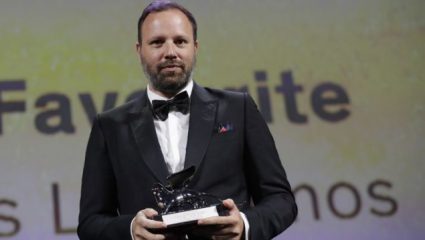 Guardian για Λάνθιμο: Σαν λούτρινο αρκουδάκι με απαθές πρόσωπο Guardian για Λάνθιμο: Σαν λούτρινο αρκουδάκι με απαθές πρόσωπο