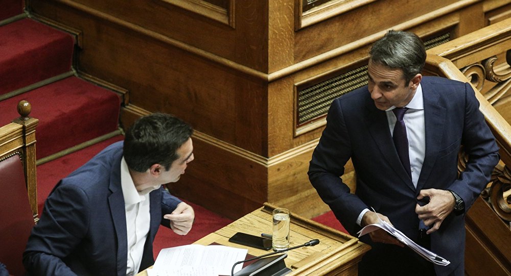 Σκληρή αντιπαράθεση Τσίπρα, Μητσοτάκη στη Βουλή - Βαριές κατηγορίες για Σκοπιανό και fake news
