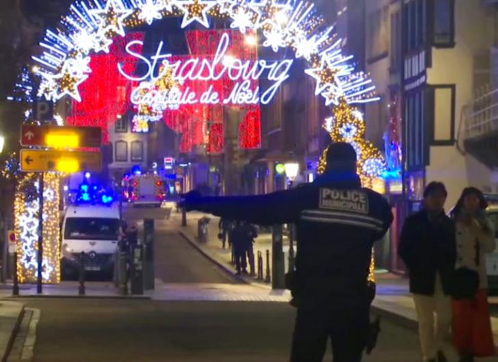 «Ω Θεέ μου!» Το ουρλιαχτό του τρόμου από την επίθεση στο Στρασβούργο (ΒΙΝΤΕΟ)