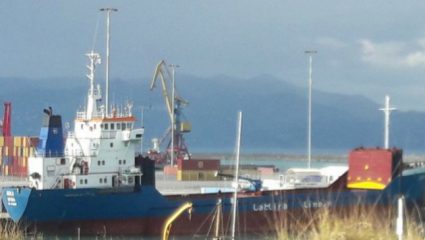 Πλοίο με τόνους ναρκωτικών εντοπίστηκε στο Ηράκλειο Κρήτης Πλοίο με τόνους ναρκωτικών εντοπίστηκε στο Ηράκλειο Κρήτης