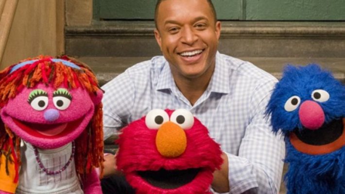 Μια άστεγη κούκλα μπήκε στο παιδικό σόου Sesame Street - ΒΙΝΤΕΟ