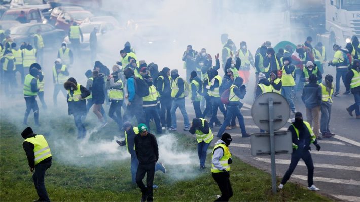 «Κίτρινα Γιλέκα»: Έτοιμοι για νέες αντιδράσεις, στους δρόμους 8.000 αστυνομικοί