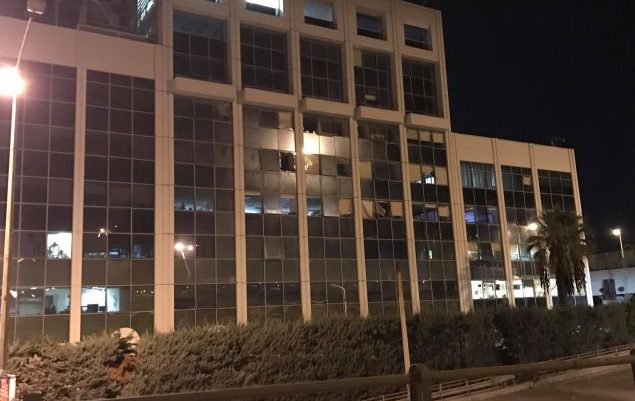 Έκρηξη βόμβας στον ΣΚΑΪ! (ΒΙΝΤΕΟ) Έκρηξη βόμβας στον ΣΚΑΪ! (ΒΙΝΤΕΟ)