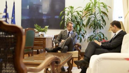 Άρχισαν οι… μεταγραφές εν όψει εκλογών: Στη Νέα Δημοκρατία ο Χάρης Θεοχάρης Άρχισαν οι… μεταγραφές εν όψει εκλογών: Στη Νέα Δημοκρατία ο Χάρης Θεοχάρης