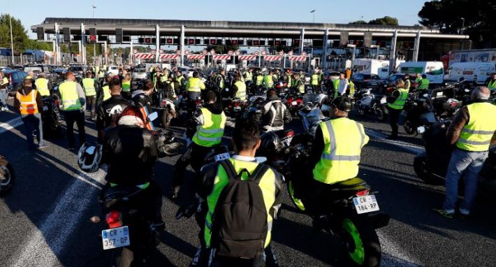 Οδηγός σκοτώθηκε στη διάρκεια των διαδηλώσεων των «κίτρινων γιλέκων»