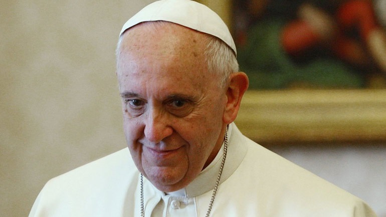 «Θυμηθείτε τους φτωχούς και απορρίψτε τον καταναλωτισμό» το χριστουγεννιάτικο μήνυμα του Πάπα