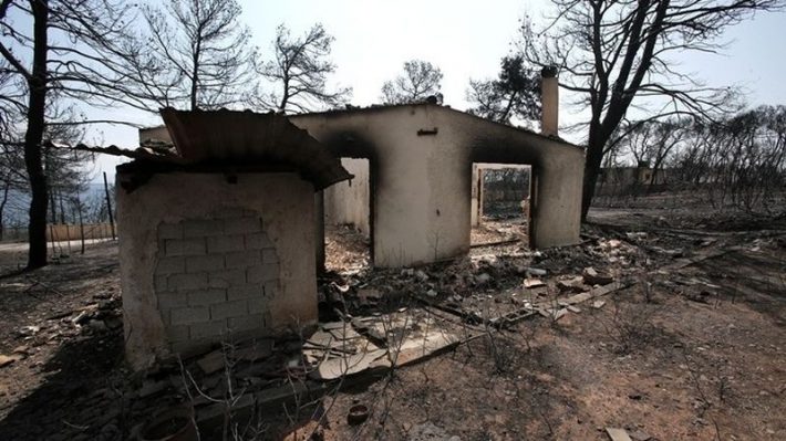 Κραυγή αγωνίας των κατοίκων στο Μάτι: «Μας ξέχασαν, τα σπίτια μας ρημάζουν»