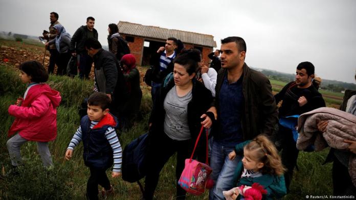 Spiegel: Παράνομες επαναπροωθήσεις προσφύγων στον Έβρο