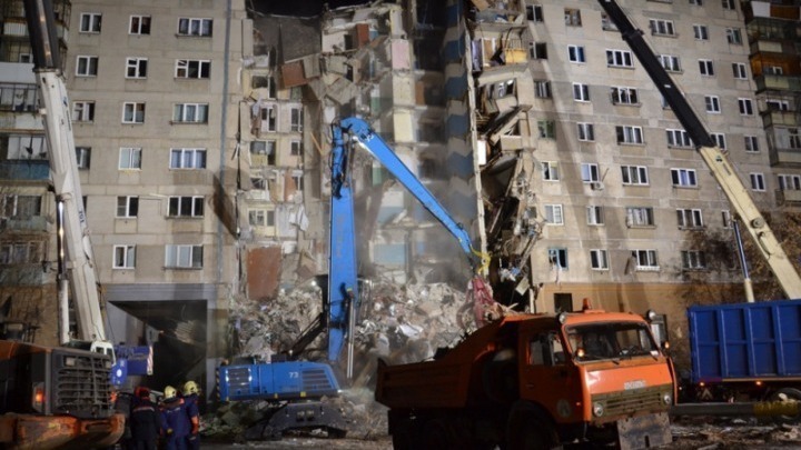 Ρωσία: 37 οι νεκροί από κατάρρευση πολυκατοικίας