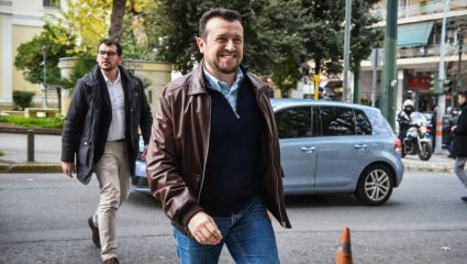 Γελάει καλύτερα… ο Παππάς Γελάει καλύτερα… ο Παππάς