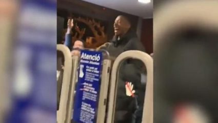 To τερμάτισαν οι τζαμπατζήδες! Πώς 25 άτομα περνούν την πύλη του μετρό με ένα εισιτήριο! (BINTEO) To τερμάτισαν οι τζαμπατζήδες! Πώς 25 άτομα περνούν την πύλη του μετρό με ένα εισιτήριο! (BINTEO)