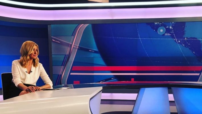 Δεν θα πιστεύετε τι κάνει η Σία Κοσιώνη λίγο πριν βγει για το δελτίο (ΦΩΤΟ) Δεν θα πιστεύετε τι κάνει η Σία Κοσιώνη λίγο πριν βγει για το δελτίο (ΦΩΤΟ)